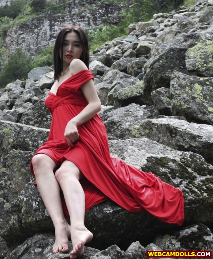 Asian Girl showing Bare Feet in Red Long Dress on webcamdolls